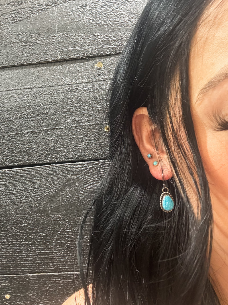 Floating Studs